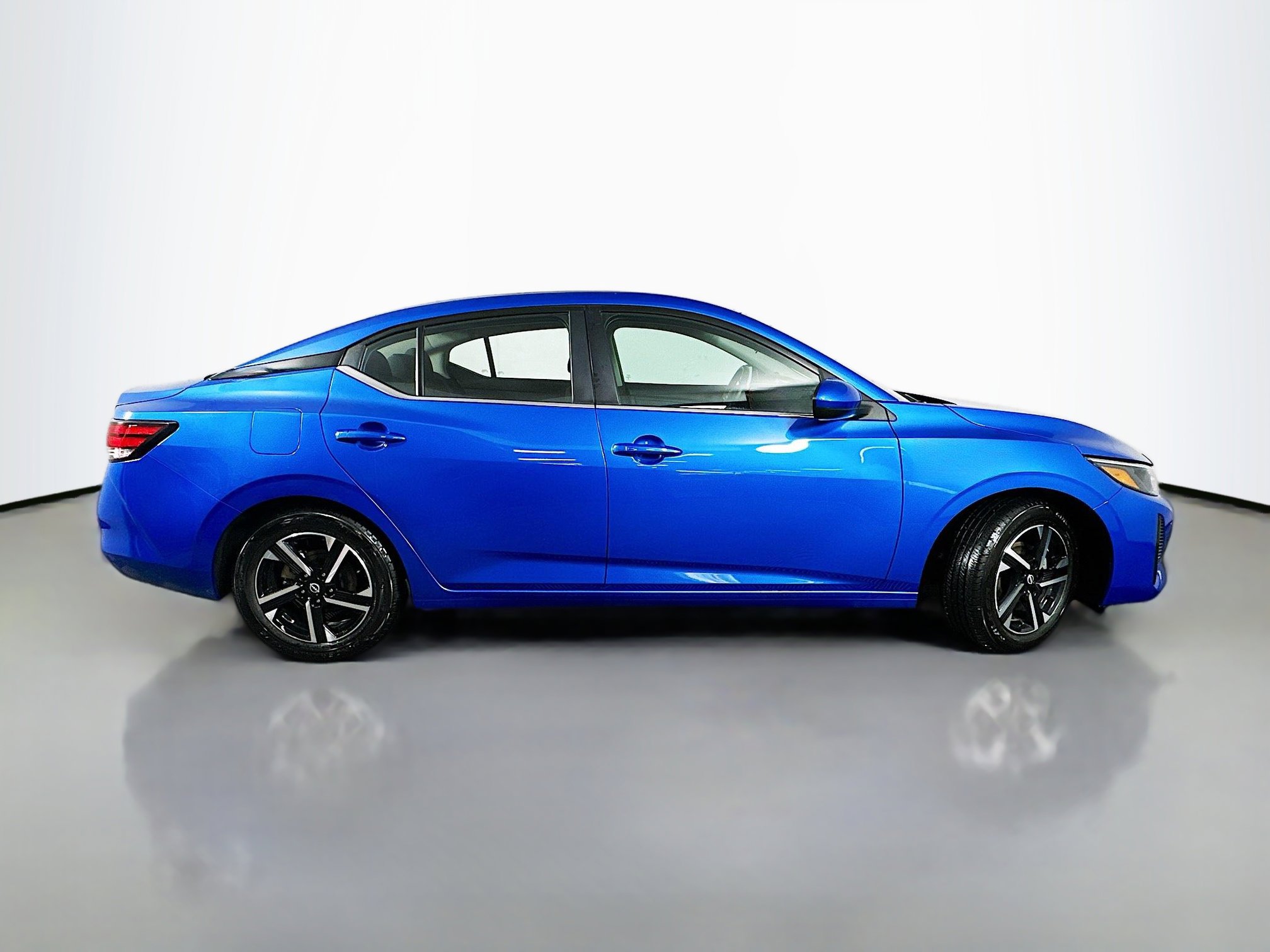 Used 2024 Nissan Sentra SV FWD image 8