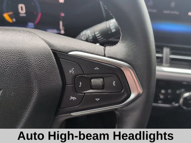 Used 2025 Chevrolet Trax ACTIV w/ Sunroof Package image 8