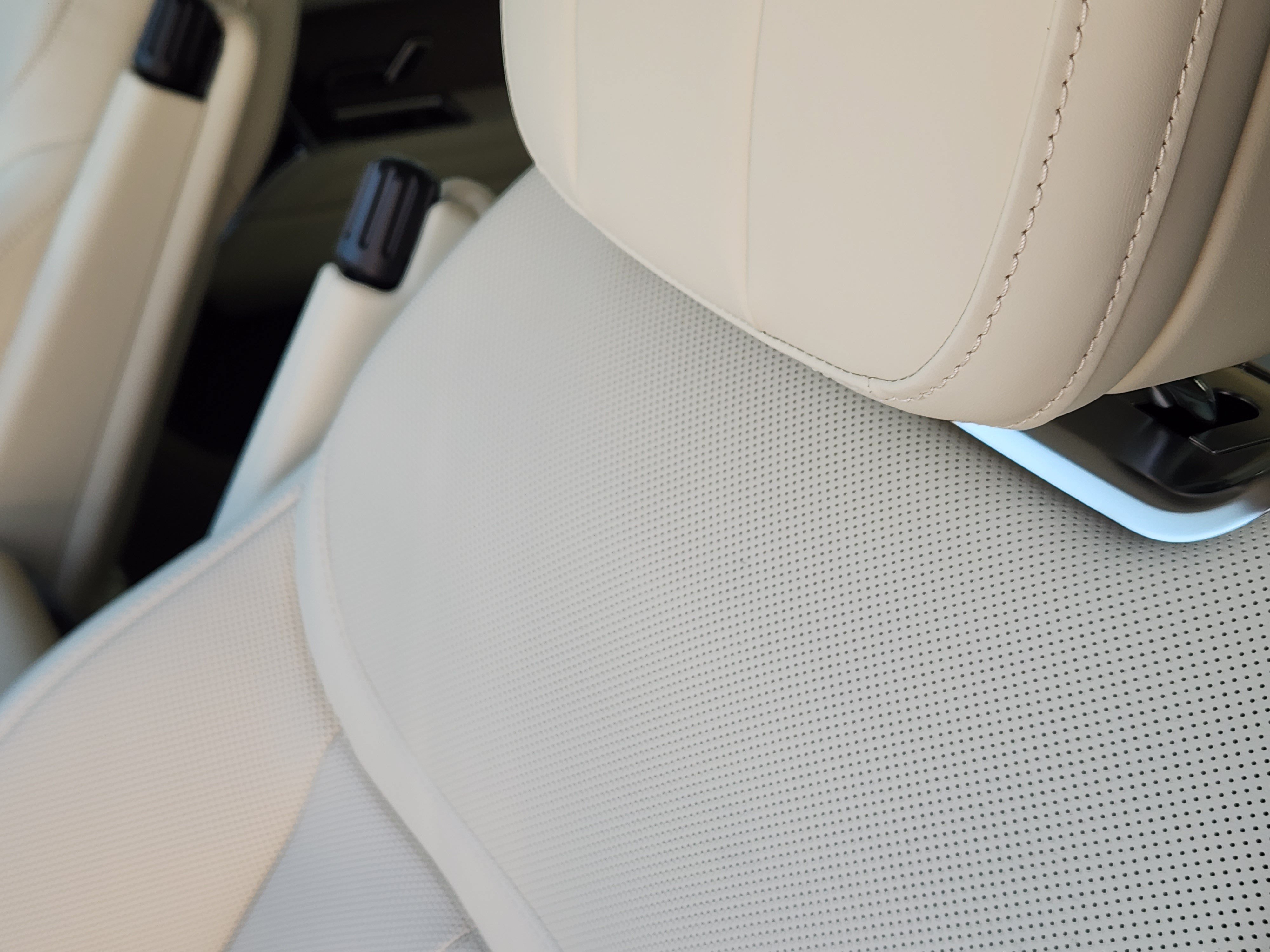 New 2026 Land Rover Range Rover SE AWD/4WD image 15