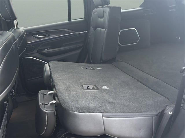Used 2024 Jeep Grand Cherokee Overland image 13