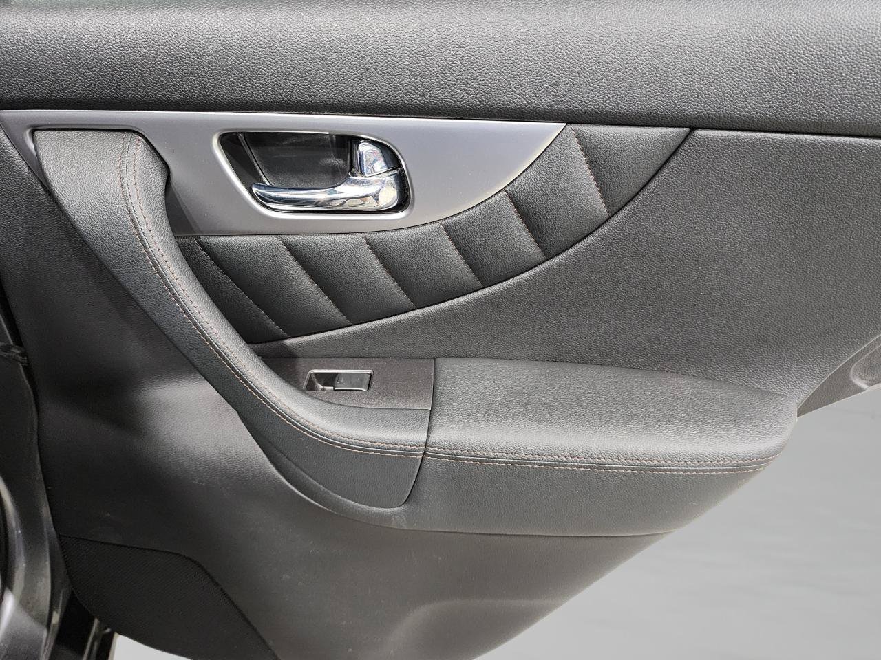 Used 2013 INFINITI FX37 AWD w/ Premium Pkg image 33