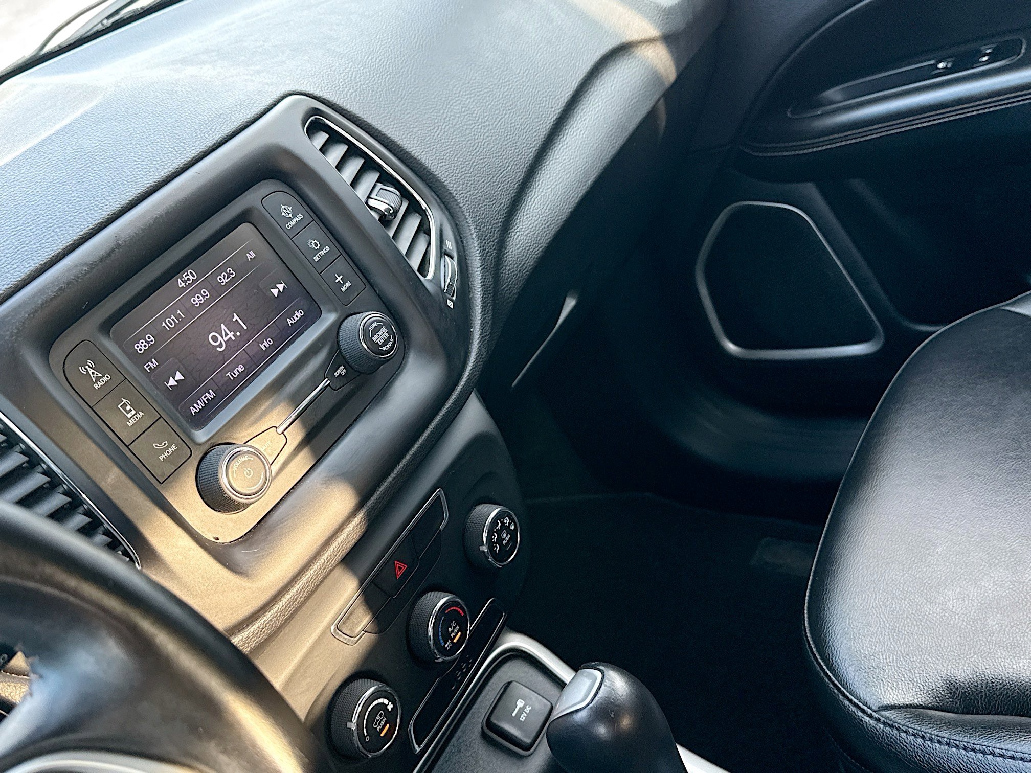 Used 2018 Jeep Compass Latitude image 26