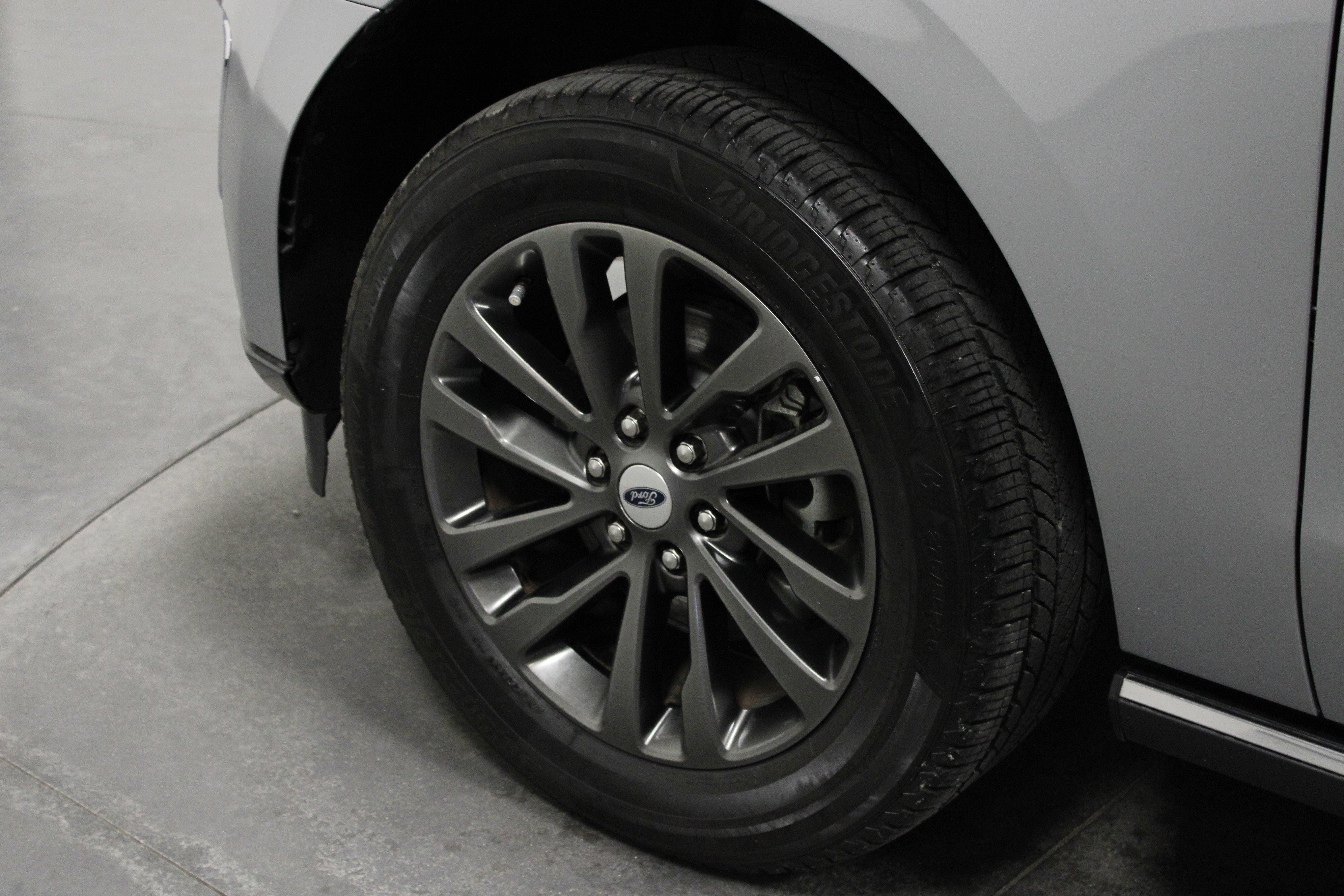 Used 2021 Ford Expedition Max Limited image 10