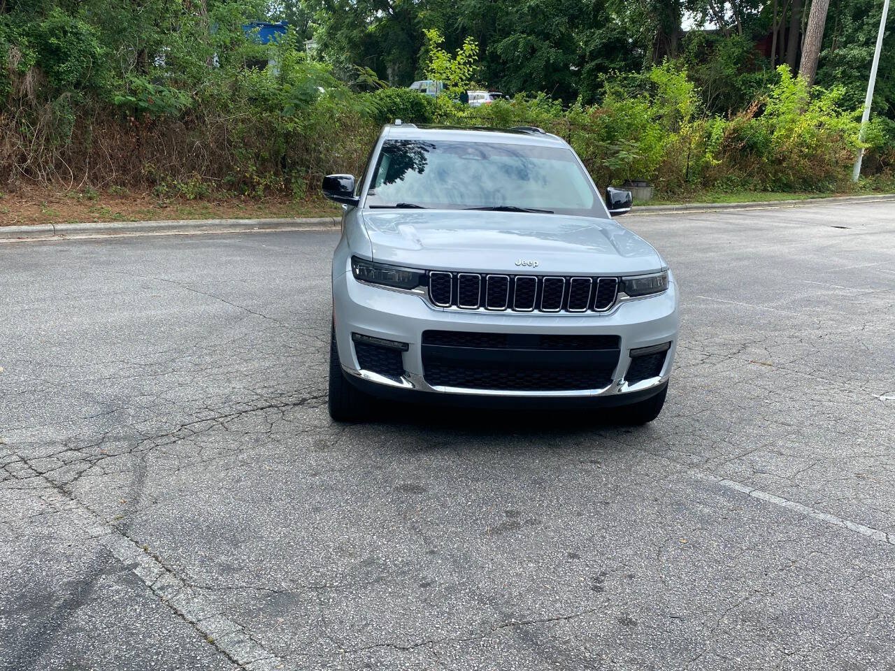 Used 2021 Jeep Grand Cherokee L Limited RWD image 2