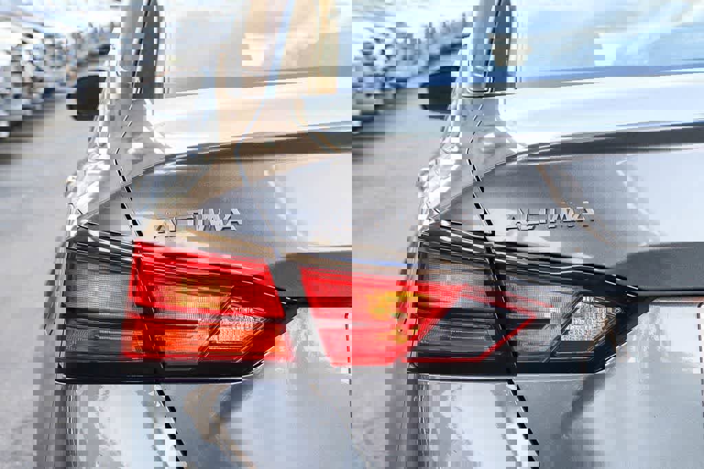 Used 2024 Nissan Altima 2.5 SV image 9