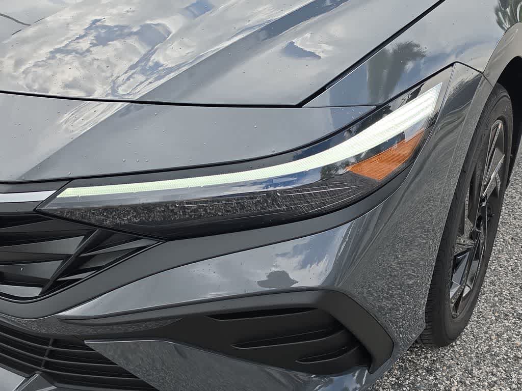 New 2026 Hyundai Elantra SEL Sport FWD image 11