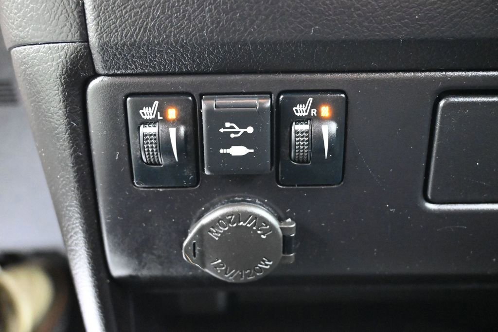 Used 2018 Toyota Sienna SE FWD image 29