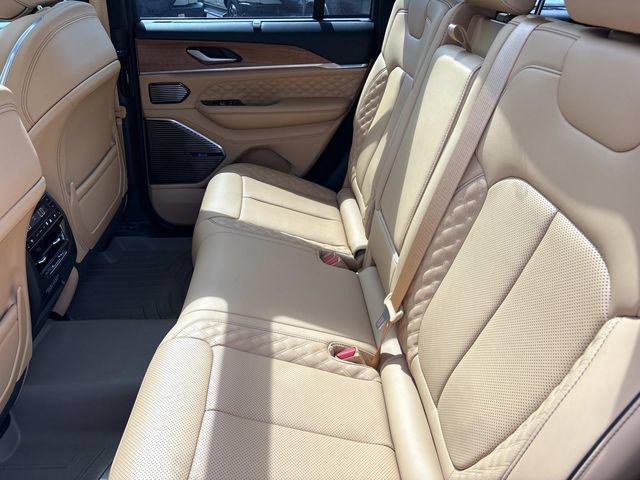 Used 2024 Jeep Grand Cherokee Summit AWD/4WD image 18
