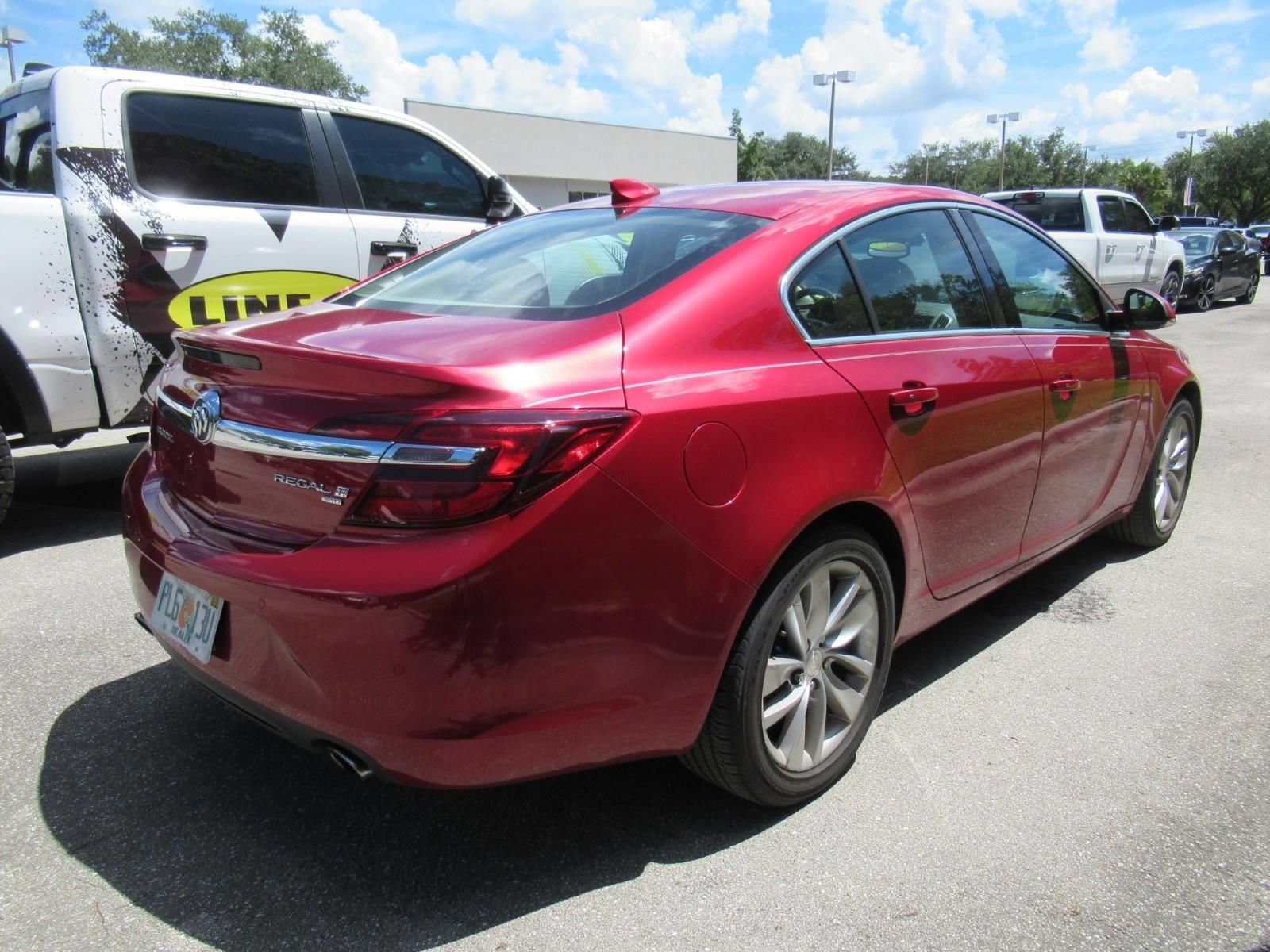 Used 2015 Buick Regal Premium w/ Experience Buick Package AWD/4WD image 4
