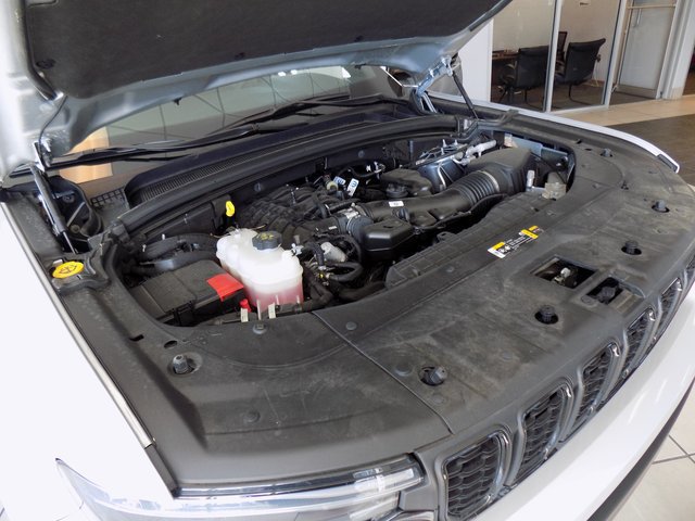 New 2024 Jeep Grand Cherokee L Altitude AWD/4WD image 35