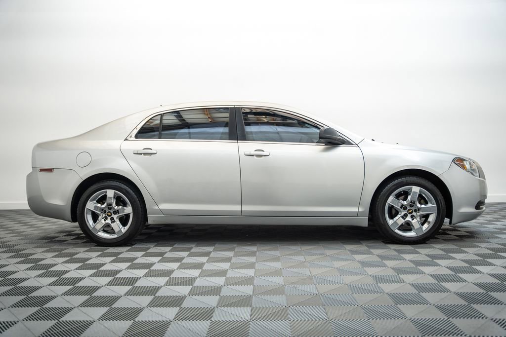 Used 2010 Chevrolet Malibu LS FWD image 4