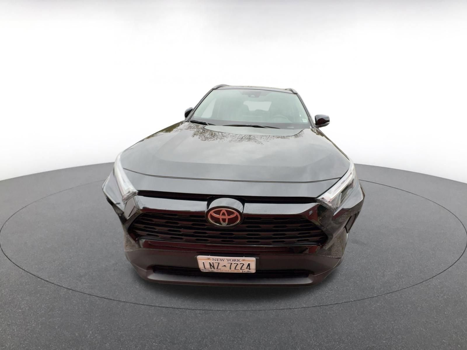 Used 2025 Toyota RAV4 XLE image 3