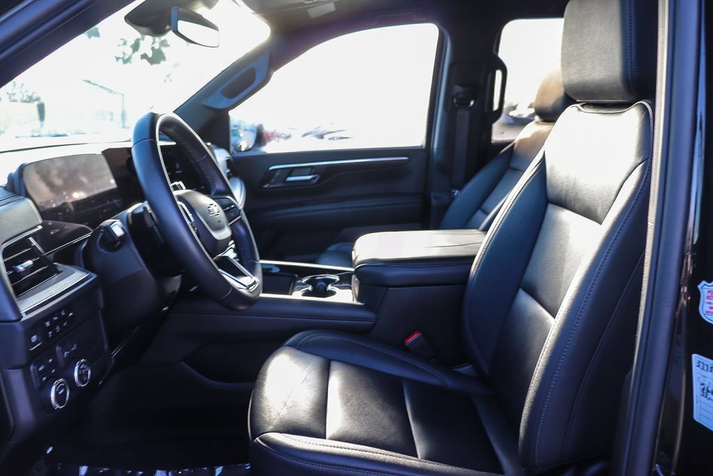 Used 2025 Chevrolet Suburban Z71 AWD/4WD image 20