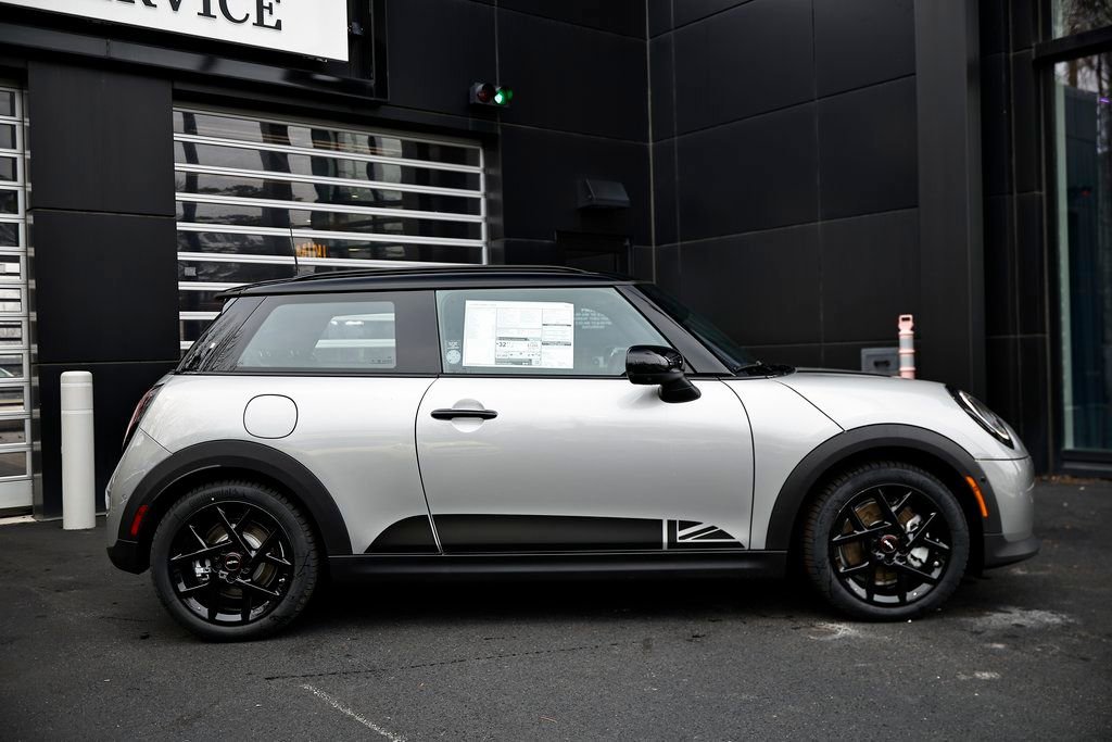 New 2026 MINI Cooper 2-Door Hardtop FWD image 4