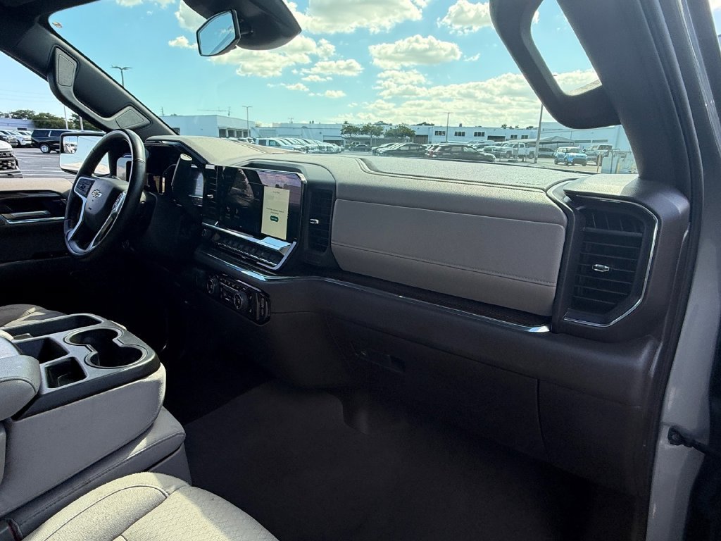 Used 2025 Chevrolet Silverado 1500 LT RWD image 17