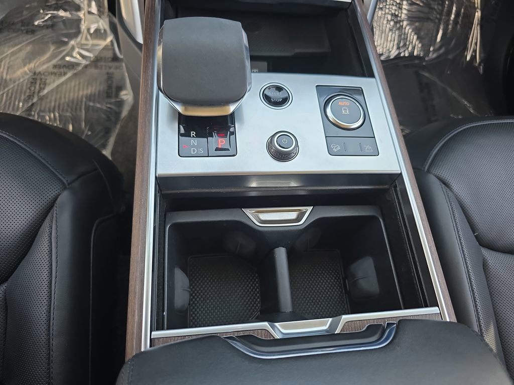 Used 2023 Land Rover Range Rover SE image 26