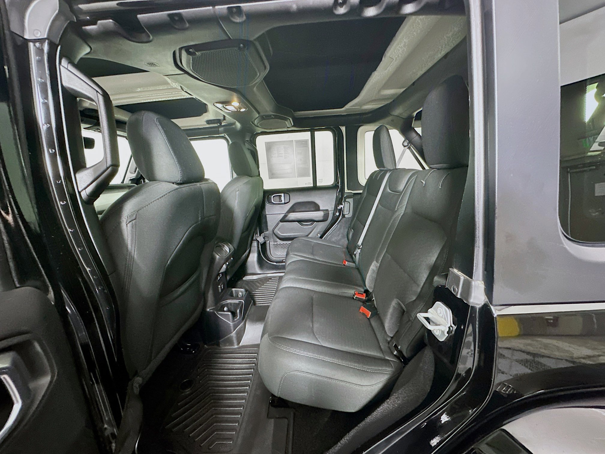 Used 2021 Jeep Wrangler Unlimited Sahara image 26