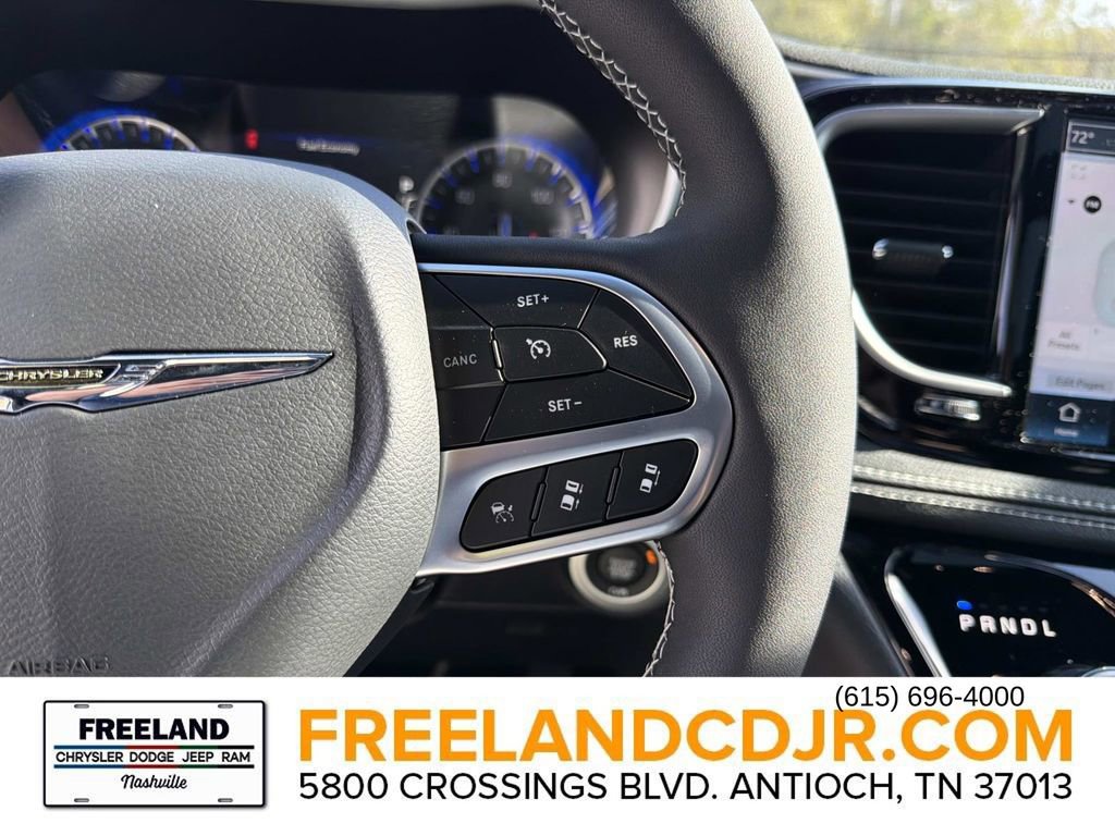 New 2026 Chrysler Pacifica Select image 24