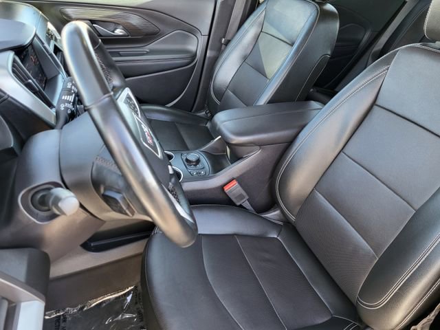 Used 2024 GMC Terrain SLT image 3