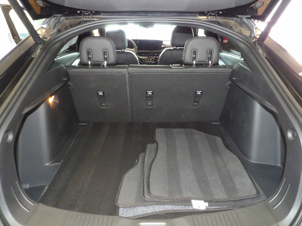Used 2025 Buick Envista Sport Touring w/ Convenience I Package FWD image 18