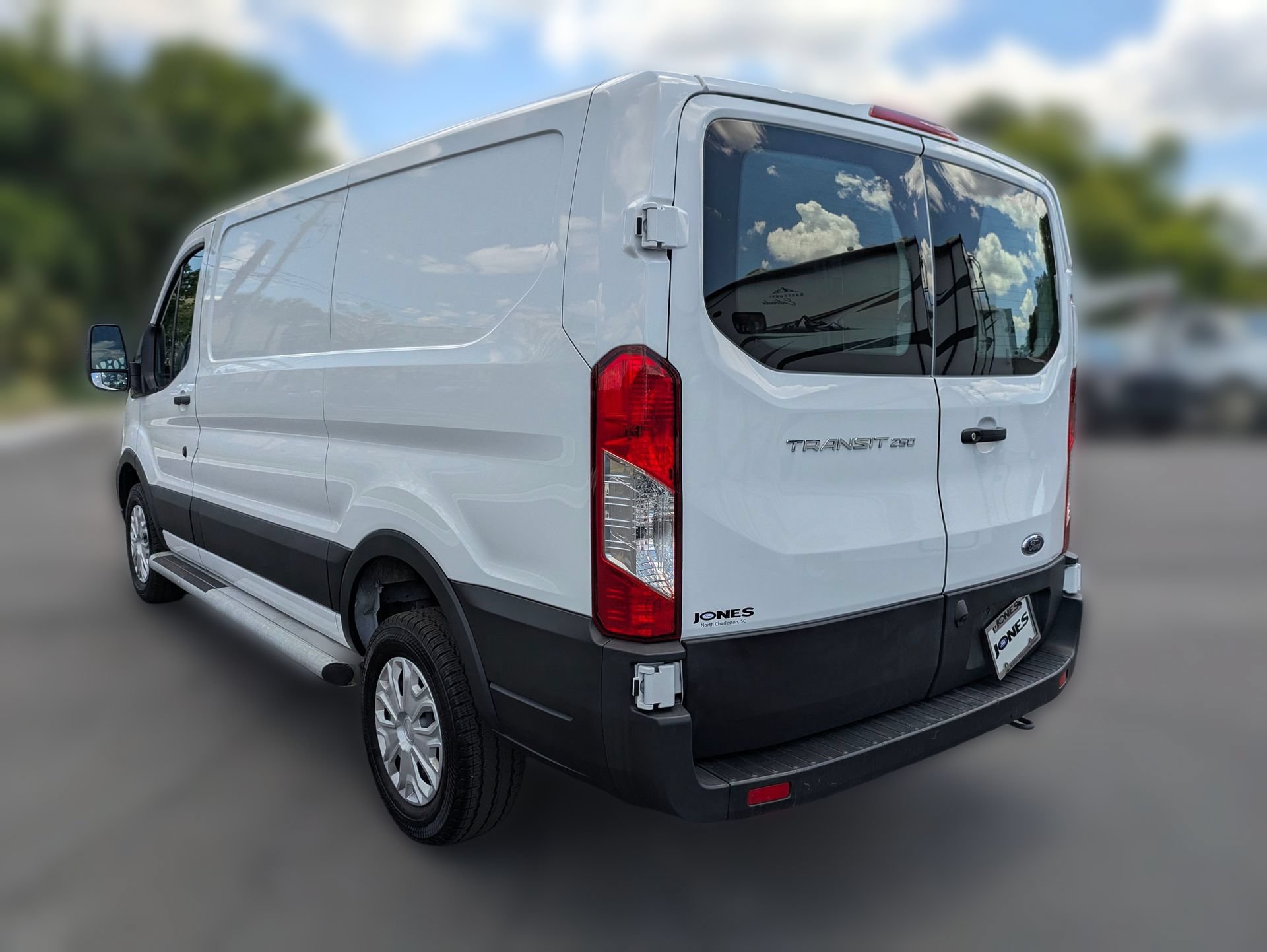 Used 2025 Ford Transit 250 Low Roof w/ Exterior Upgrade Package RWD image 8