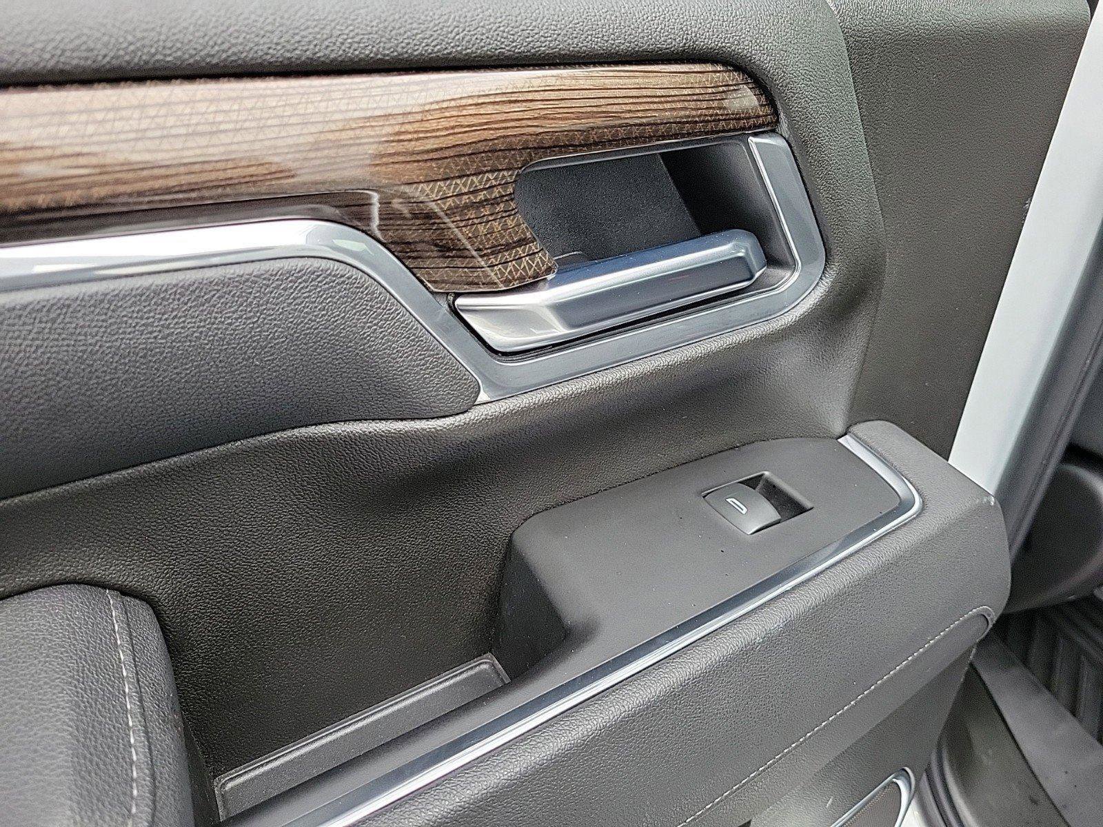 Used 2025 Chevrolet Silverado 2500 LT w/ Convenience Package image 14