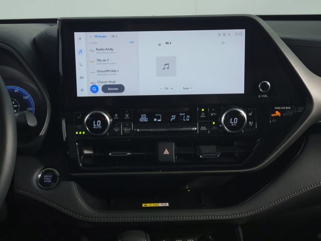 Used 2023 Toyota Highlander Limited image 25