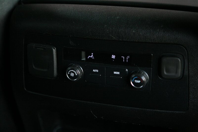Used 2020 Chevrolet Suburban LS RWD image 20