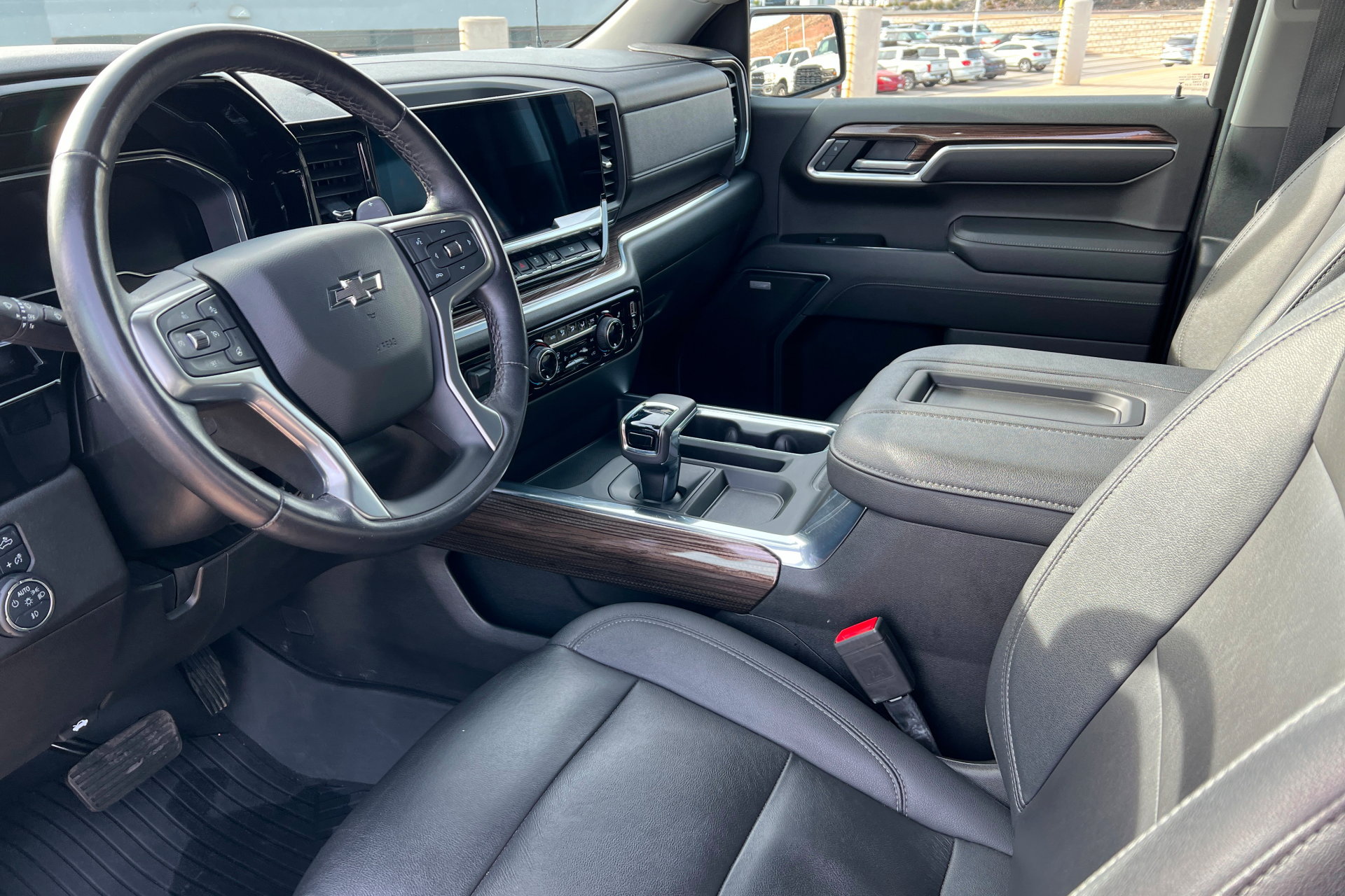 Certified 2022 Chevrolet Silverado 1500 RST w/ Convenience Package II image 16