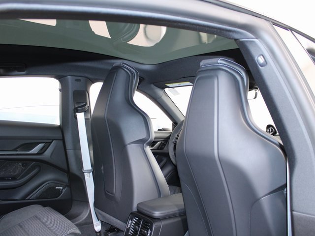 New 2025 Porsche Taycan image 27