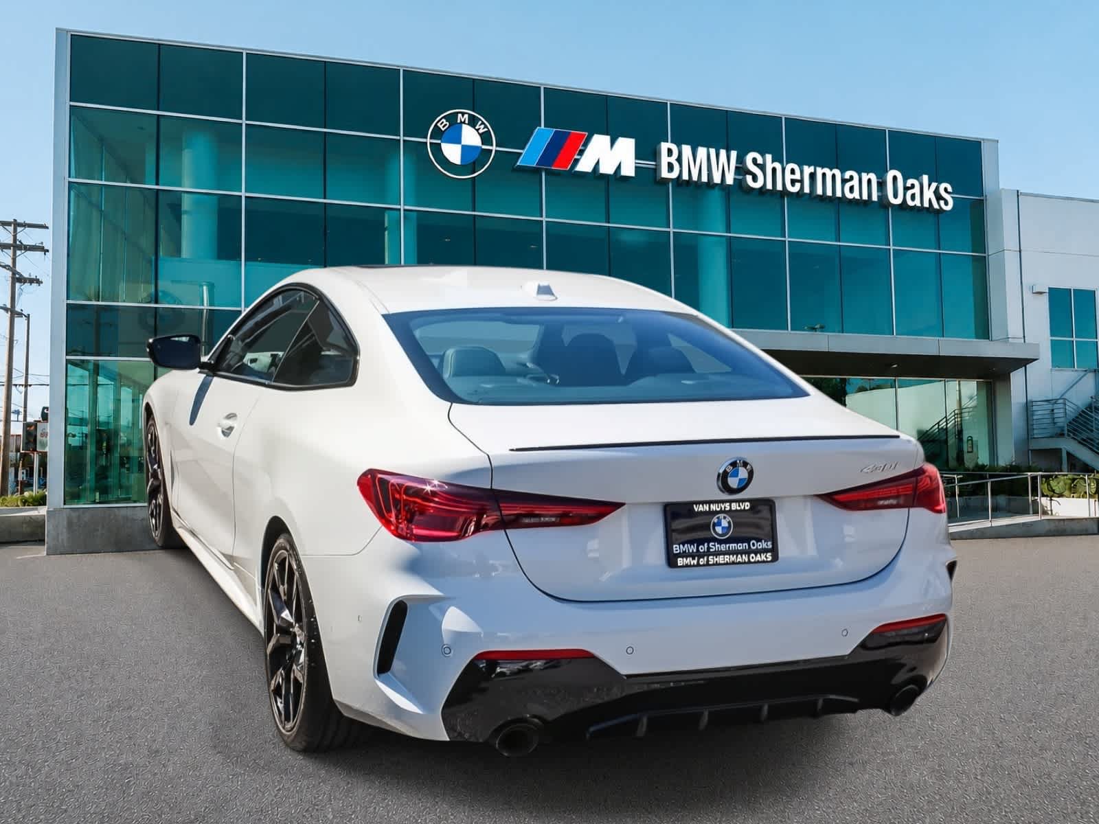 Used 2025 BMW 430i Coupe w/ M Sport Package RWD image 6
