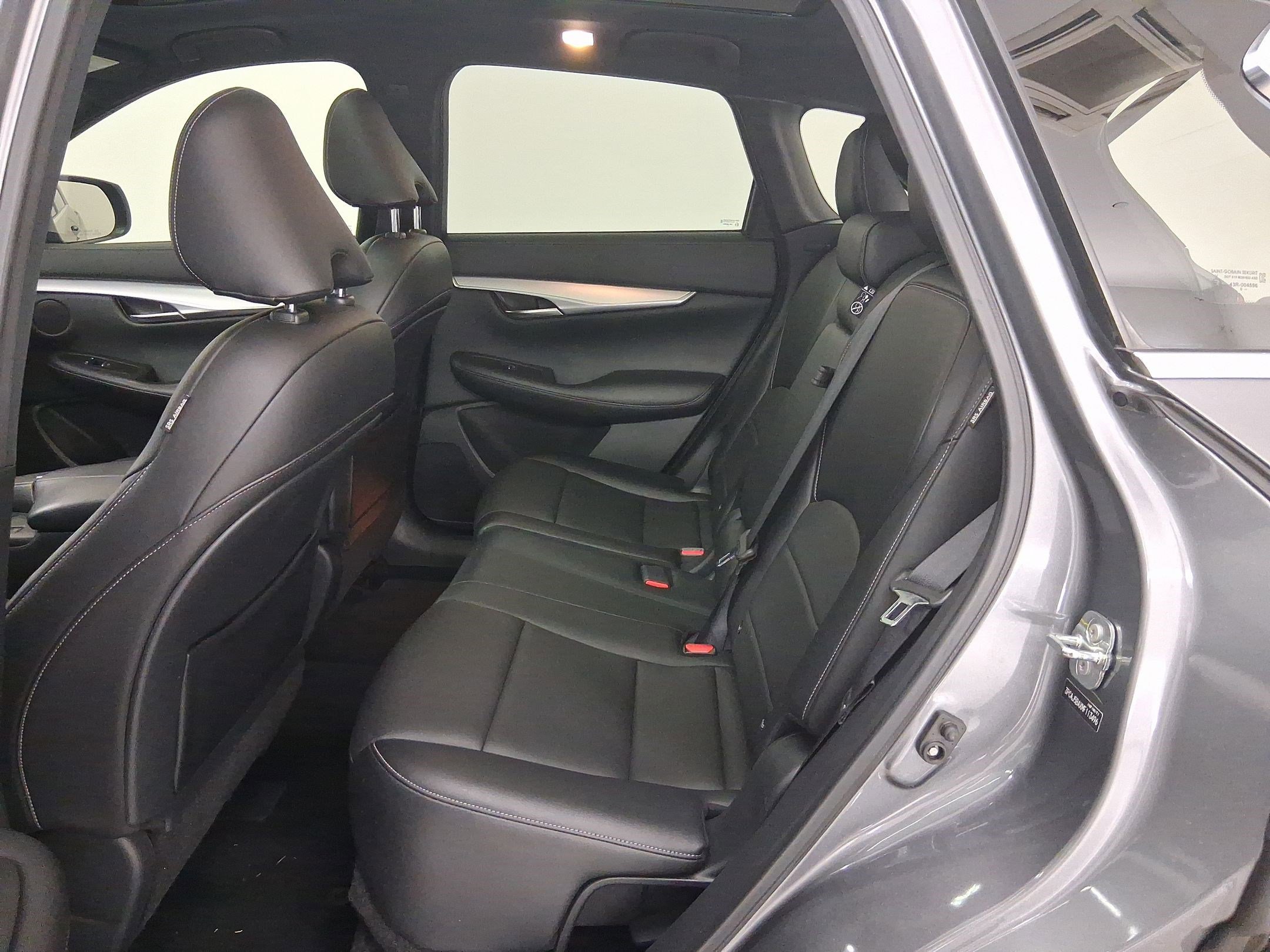 Used 2021 INFINITI QX50 Luxe w/ Appearance Package image 13