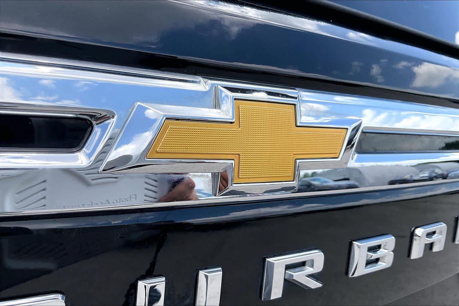 Used 2023 Chevrolet Suburban Premier AWD/4WD image 31