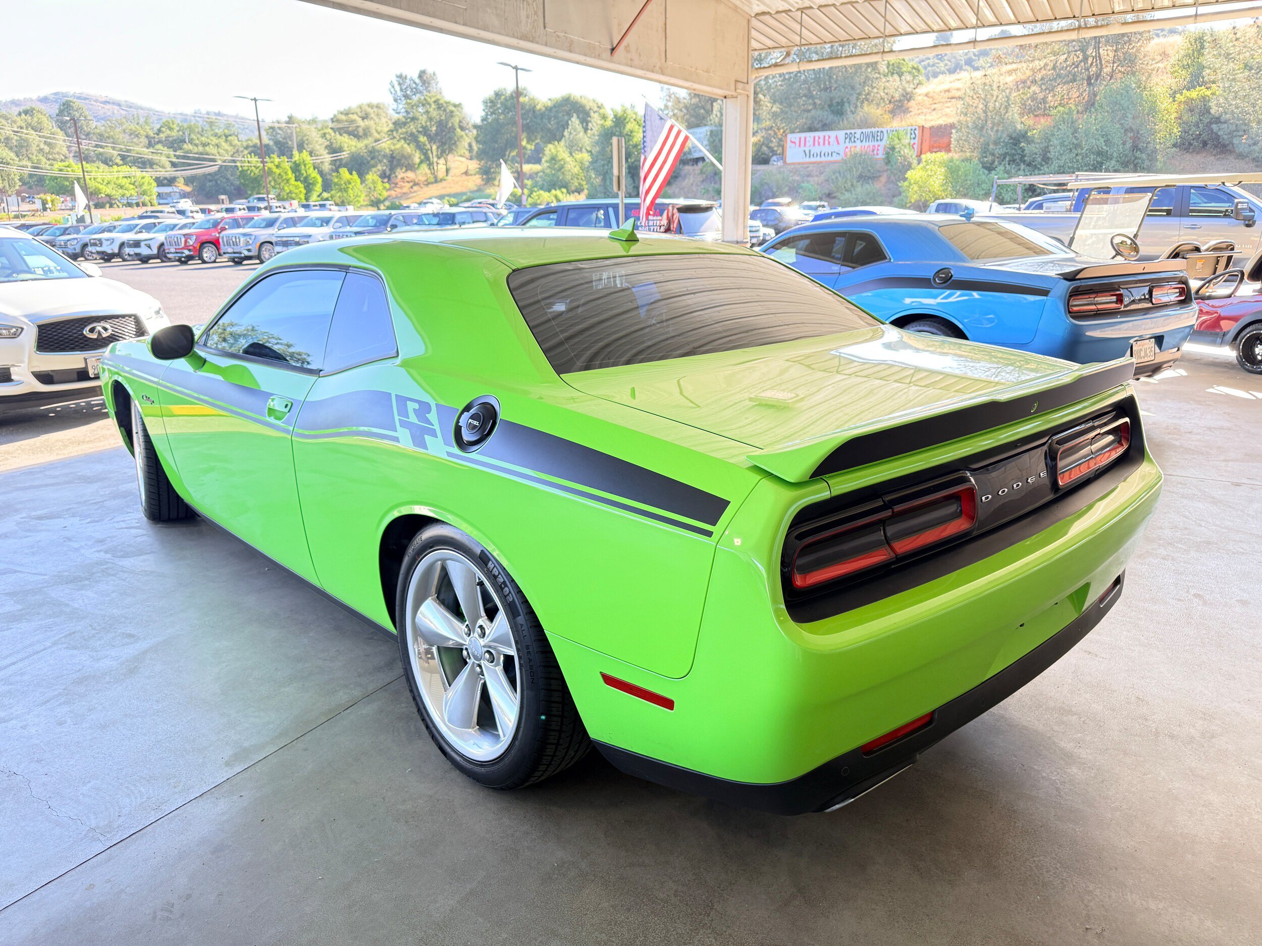 Used 2015 Dodge Challenger R/T Plus RWD image 9