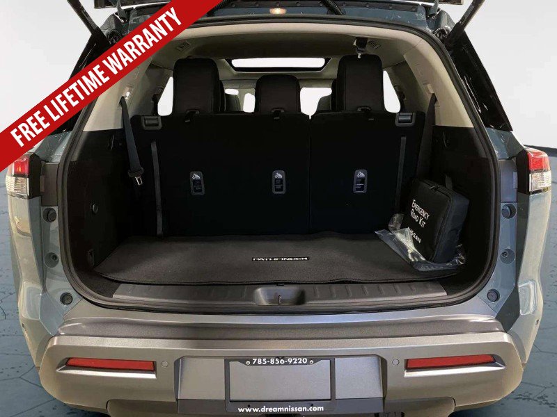 New 2026 Nissan Pathfinder SL w/ SL Premium Package FWD image 30