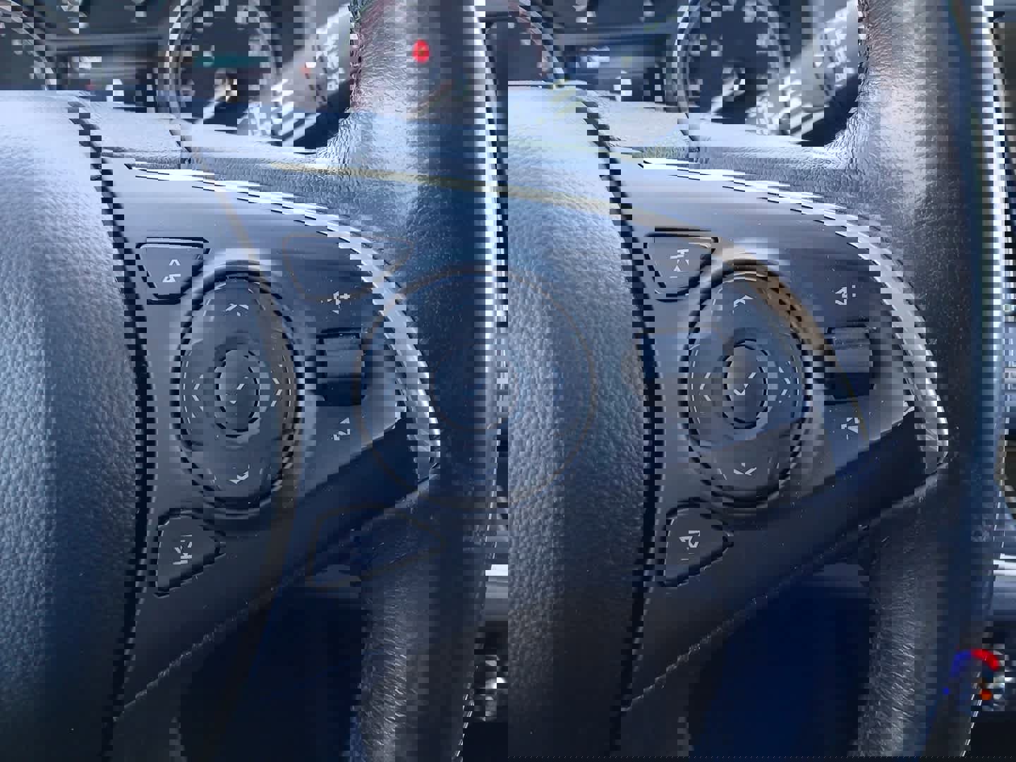 Used 2019 Buick Enclave Essence image 19