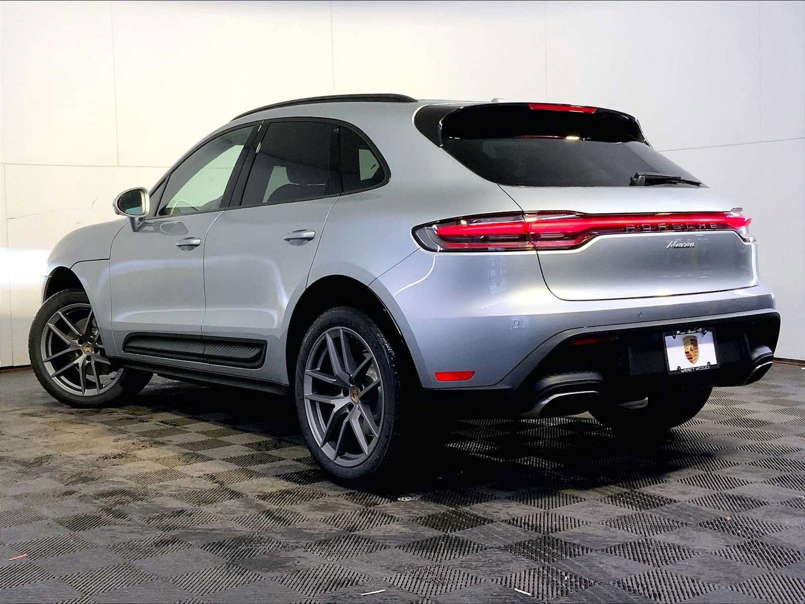 New 2026 Porsche Macan AWD/4WD image 3