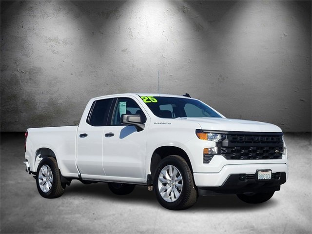 Used 2025 Chevrolet Silverado 1500 Custom image 2