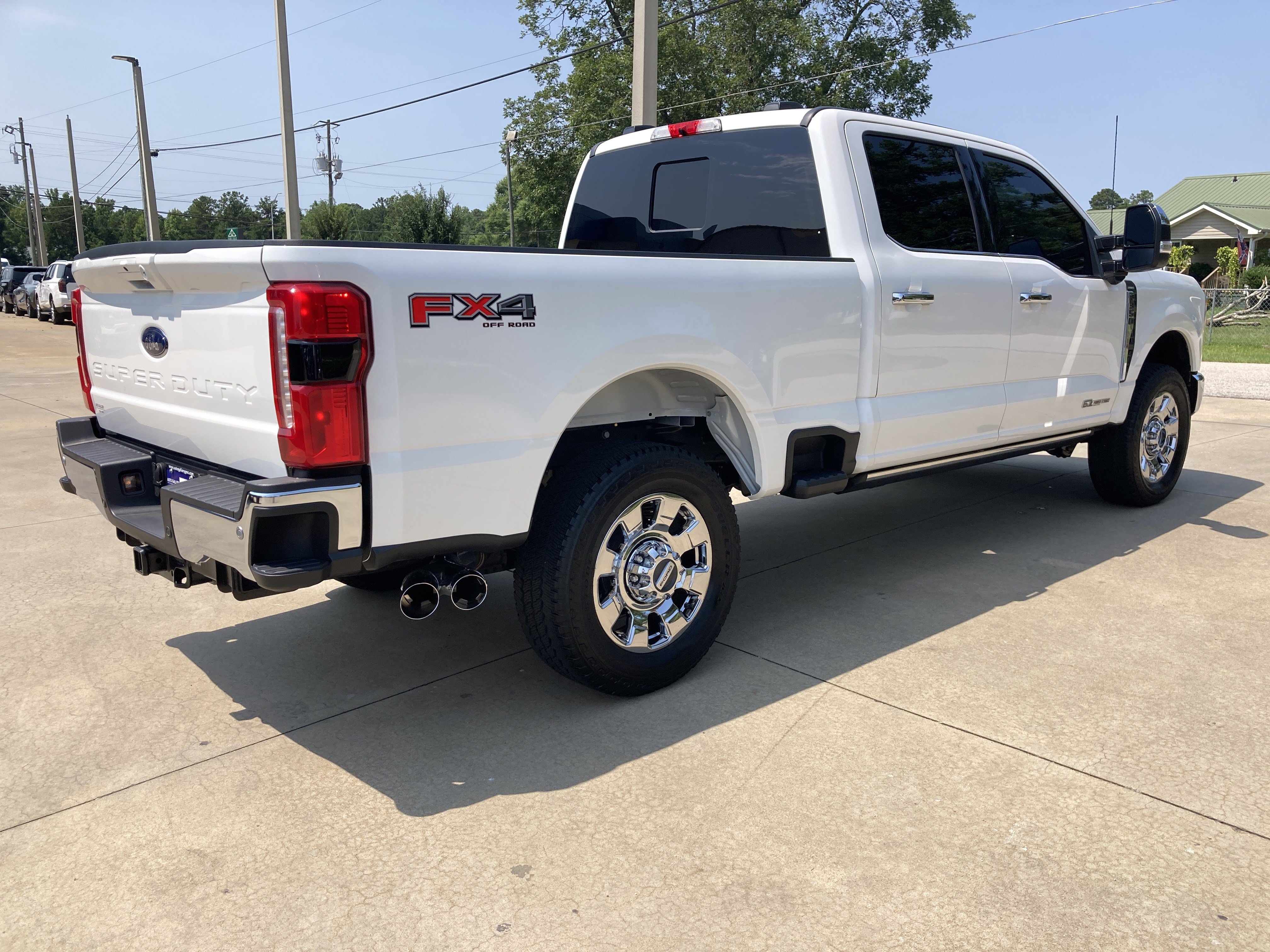 Used 2025 Ford F350 Lariat w/ Lariat Ultimate Package AWD/4WD image 11