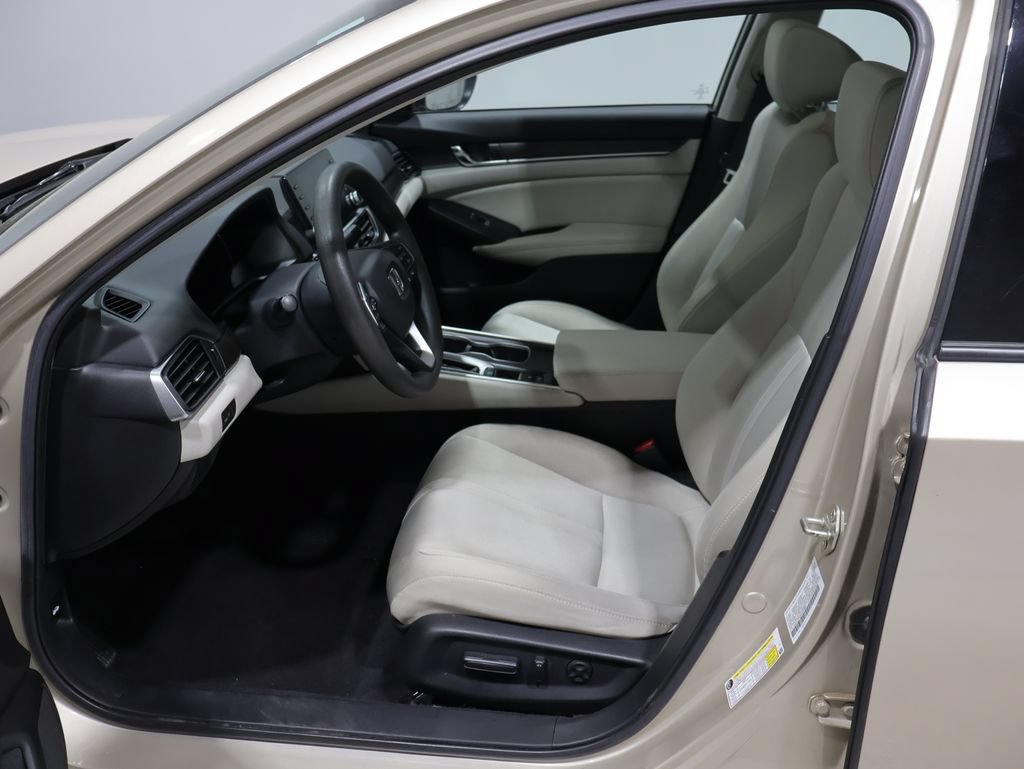 Used 2019 Honda Accord EX image 10