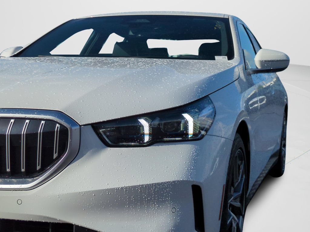 Used 2026 BMW 530i xDrive AWD/4WD image 25