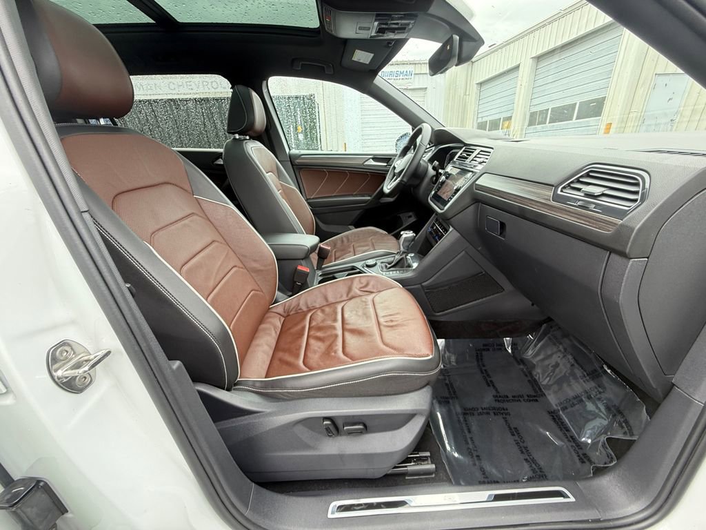 Used 2022 Volkswagen Tiguan SEL R-Line image 27
