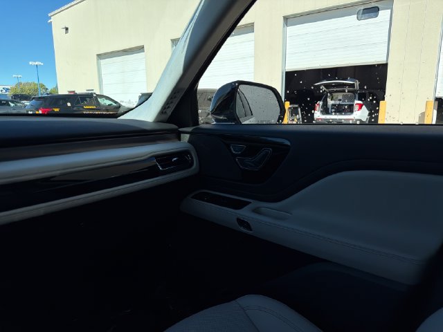New 2027 Lincoln Aviator AWD image 21