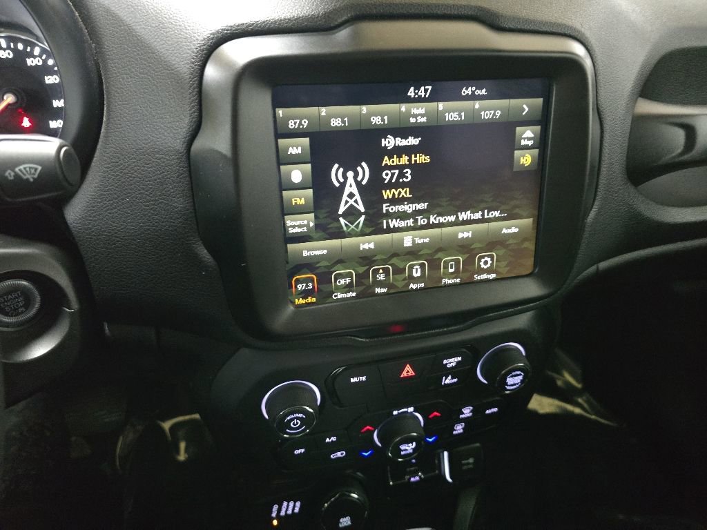 Used 2023 Jeep Renegade Latitude AWD/4WD image 25