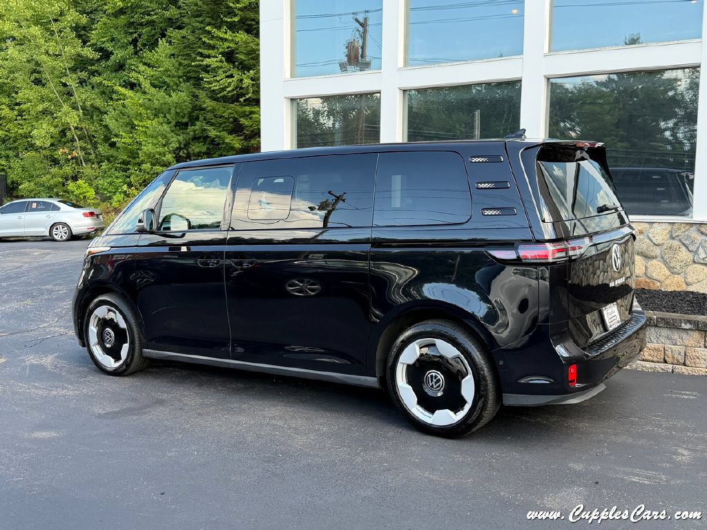 Used 2025 Volkswagen ID. Buzz Pro S RWD image 2