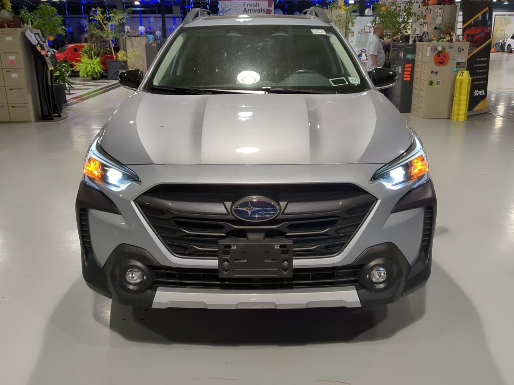 Used 2024 Subaru Outback Limited AWD/4WD image 3
