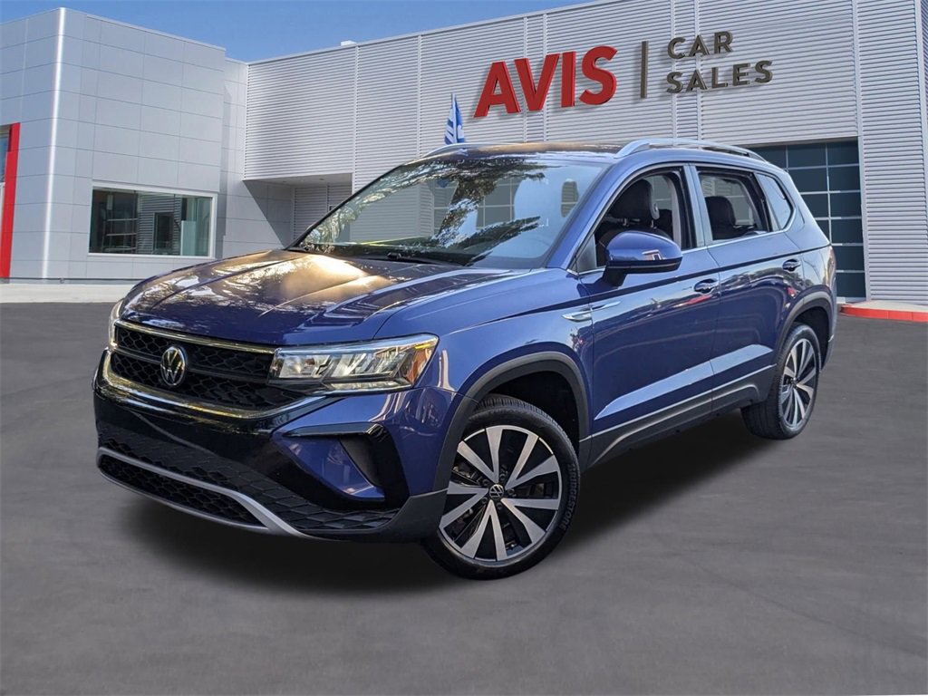 Used 2024 Volkswagen Taos SE image 1