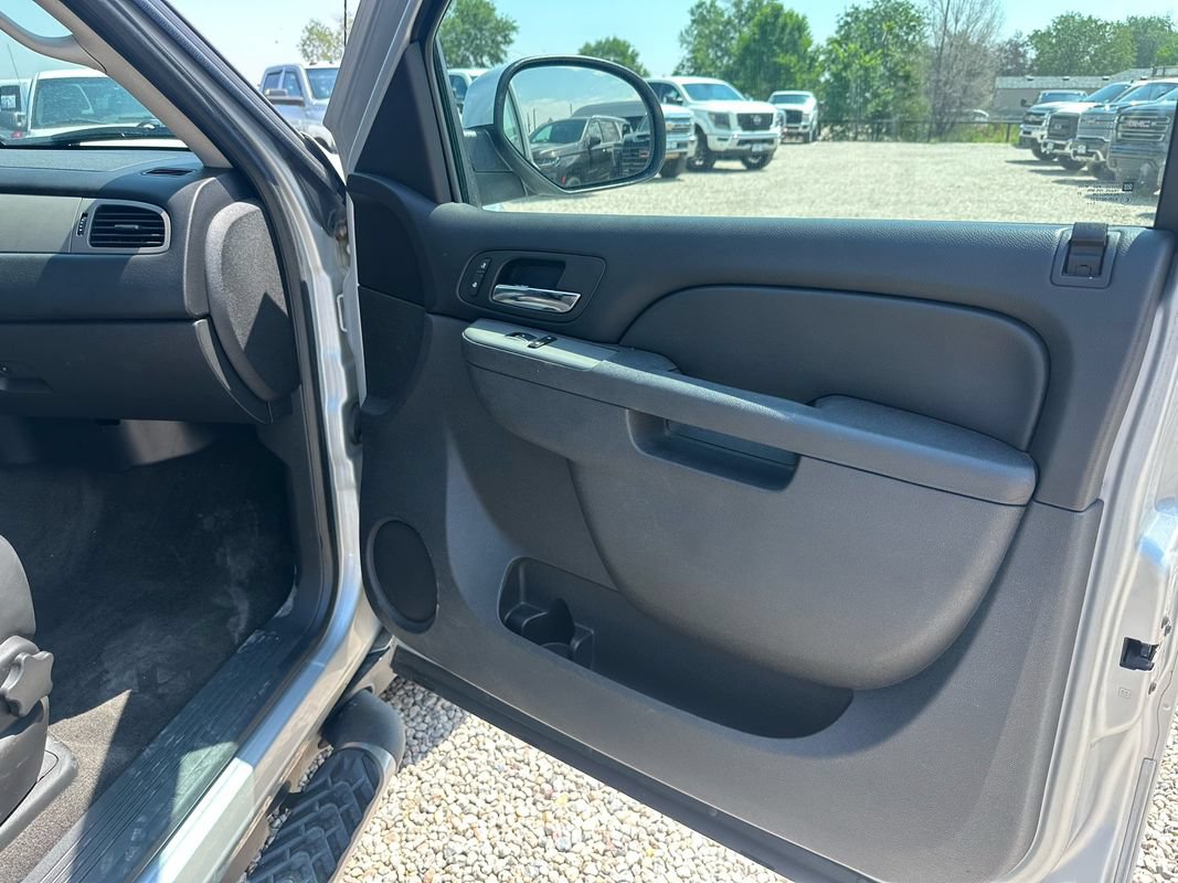 Used 2012 Chevrolet Avalanche LT w/ Suspension Package, Off-Road AWD/4WD image 13