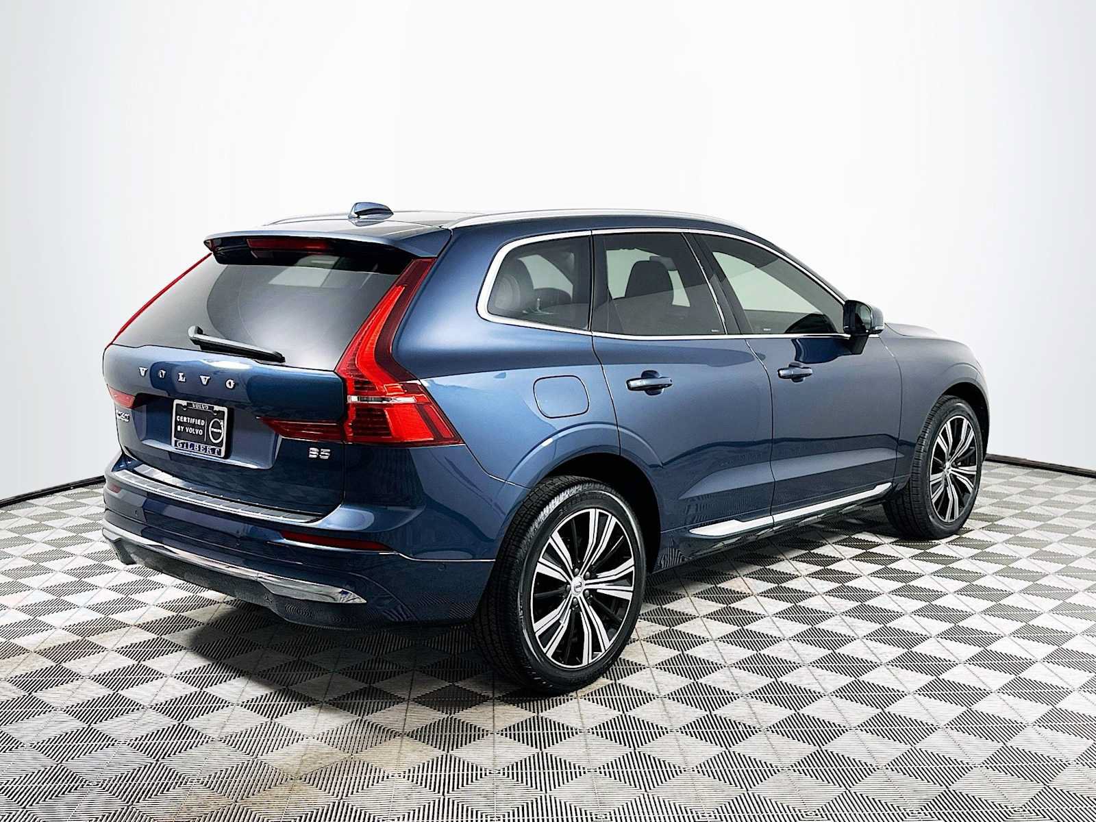 Used 2023 Volvo XC60 B5 Plus w/ Protection Package Premier FWD image 7