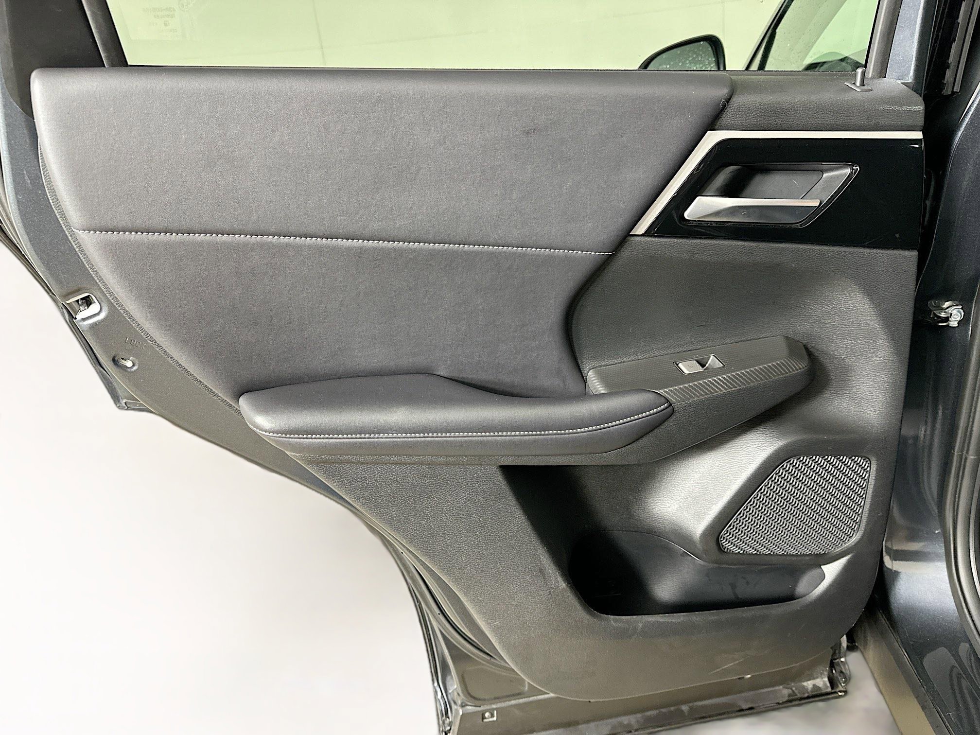 Used 2024 Mitsubishi Outlander SE image 26